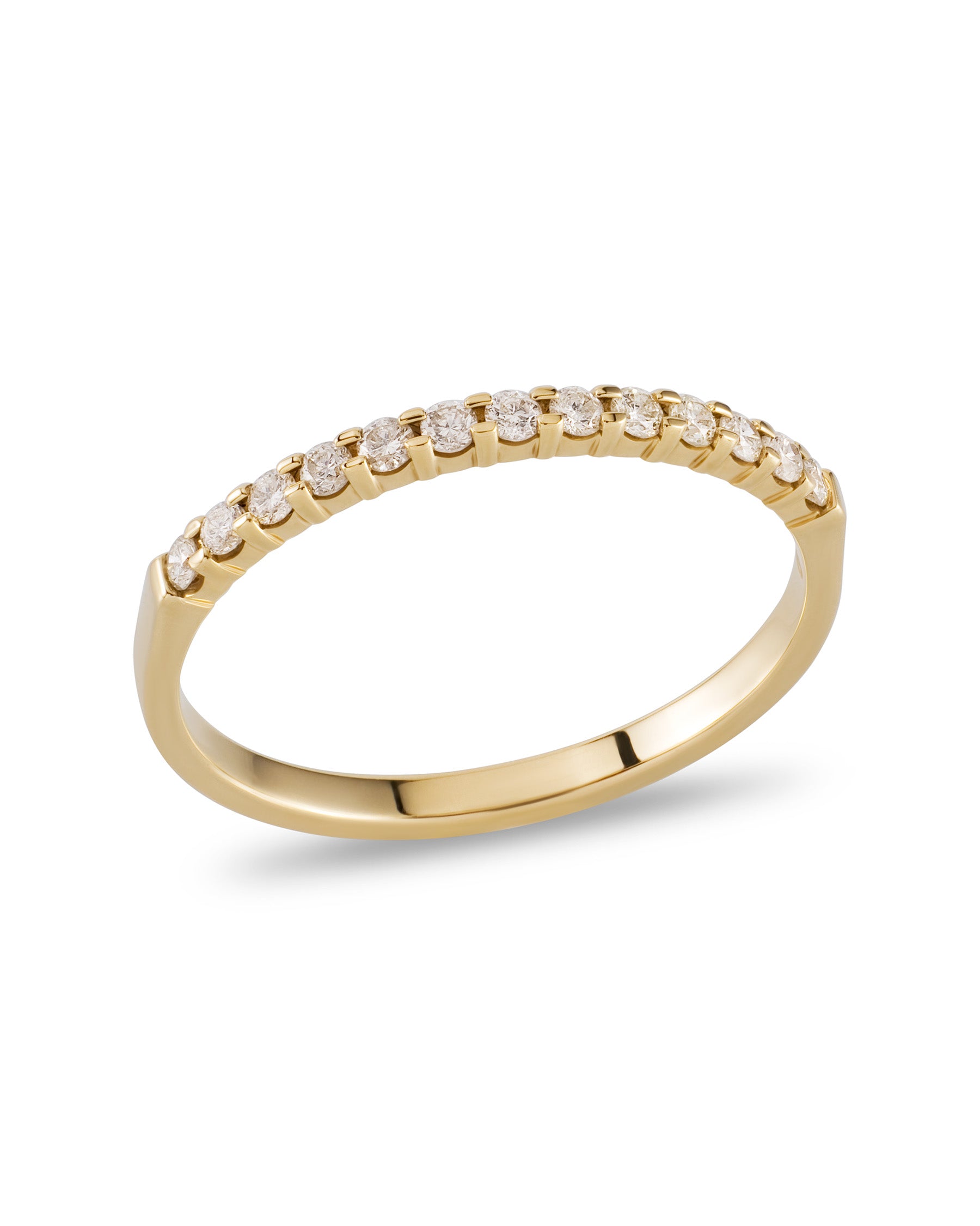 14K Gold Studded Ring – A Statement of Luxury and Elegance